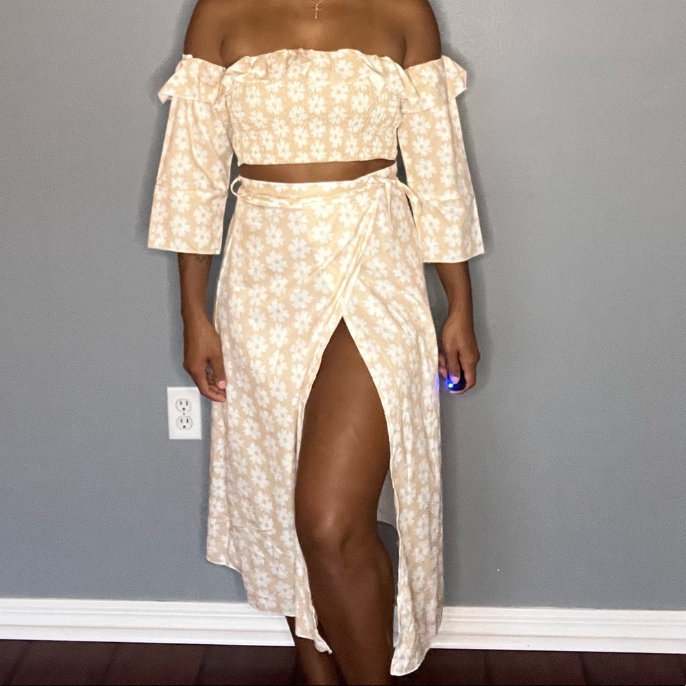 Size: S, crop top and skirt